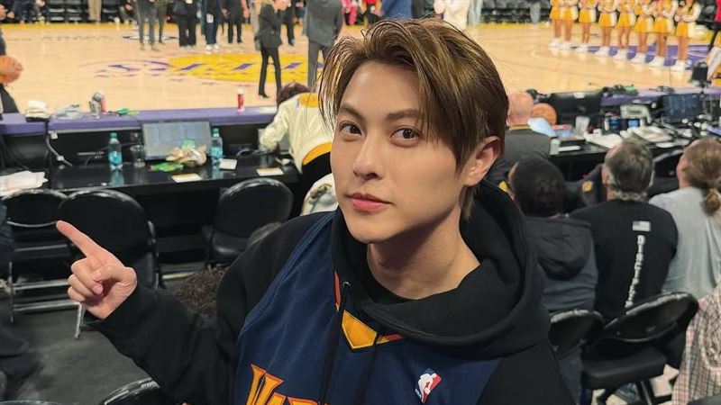 喜鵲娛樂昨日發聲明，表示將停止王子接下來的所有活動。（圖／翻攝自王子IG）