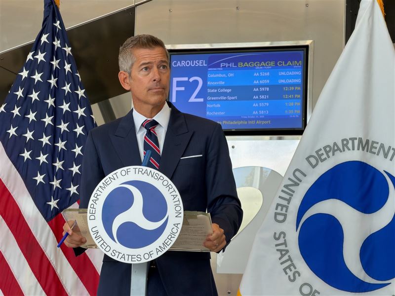 美國交通部長（運輸部長）達菲指出，如果美國政府持續停擺、航管人員都不來，最後導致飛行不安全，屆時將宣布關閉領空。（圖／翻攝自Secretary Sean Duffy臉書）