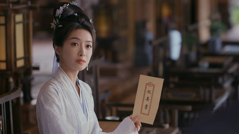 宋茜飾演文武雙全的才女楚瑜。（圖／Disney+提供）