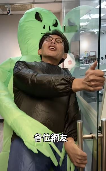 詹凌瑀則批評，如果真要貼標籤，那黃國昌胸口應該掛著：「改革叛徒」。（圖／翻攝自黃國昌臉書）