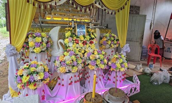 男子疑觸電身亡，家屬悲痛萬分。（圖／翻攝自《KHAOSOD》）