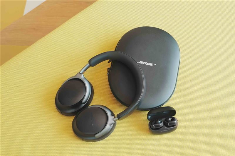 專案客房另配有Bose Ultra開放式耳機與QuietComfort消噪耳機。（圖／飯店旅宿業者提供）