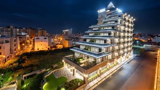 福容徠旅推出「萬元環島任選專案」，一次購買即可入住林口、中壢、水里、高雄、墾丁、澎湖任選四館平日入住乙晚。（圖／飯店旅宿業者提供）