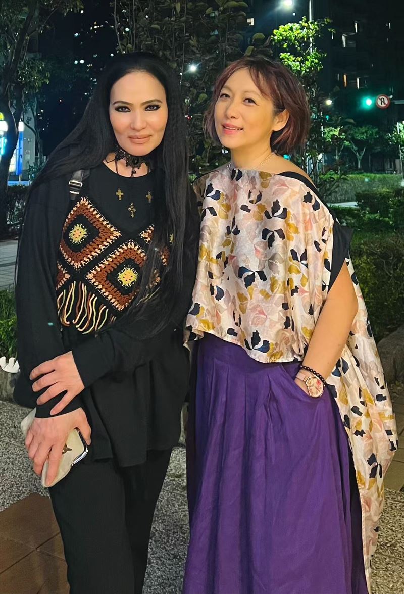 潘越雲（左）力挺阮丹青（右）音樂會。（圖／羅藝X阮丹青工作室提供）