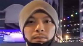 黃明志今深夜現身警局。（圖／翻攝自IG @namewee）