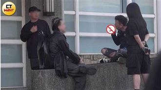 違規抽菸屢見不鮮　頑童小春無視禁令惹議