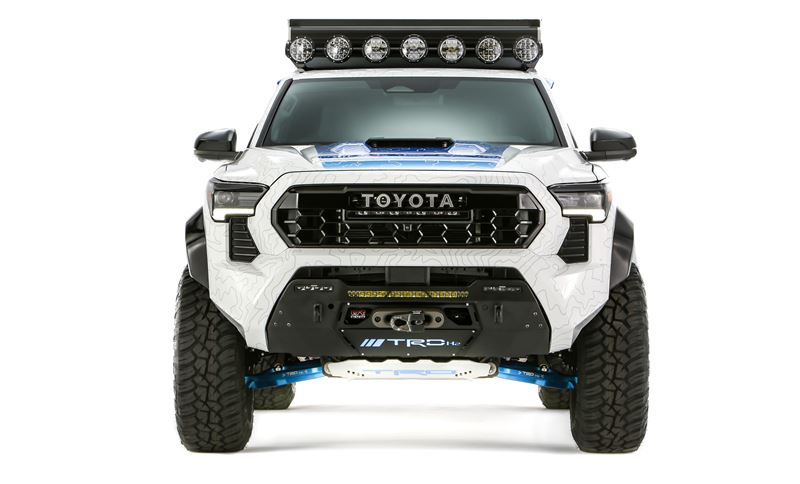 前後雙馬達一共輸出547匹馬力、四輪驅動。（圖／翻攝Toyota網站）