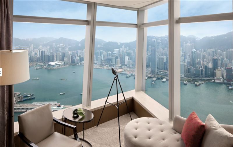 香港麗思卡爾頓酒店可看盡維多利亞港。（圖／翻攝自官網）