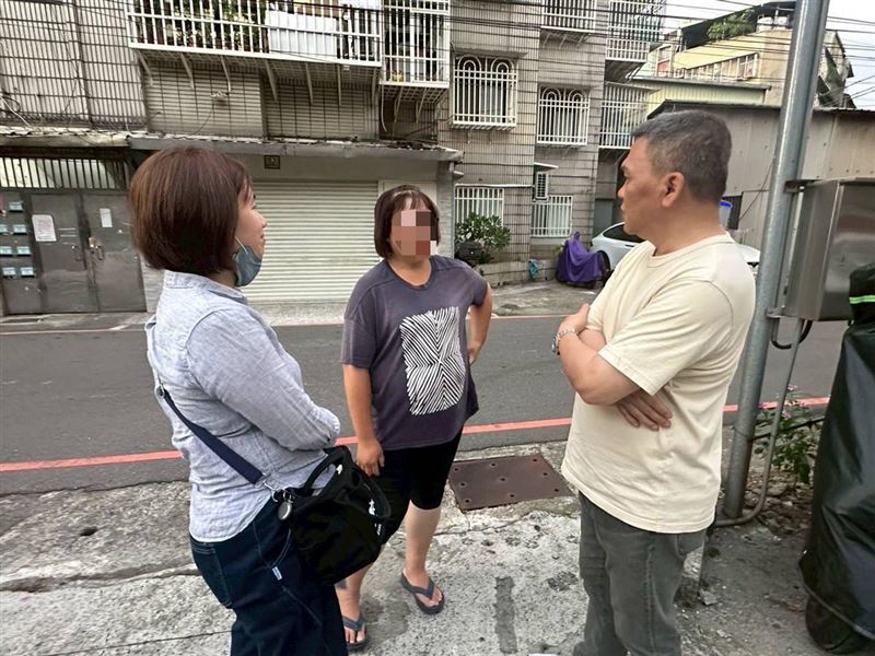 單親媽慘被騙光救命錢！她繳不出4個月房租被房東趕，子女竟又遭恐怖養母寄生家暴。（圖／《愛的延續公益協會》提供）