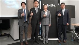 勤業眾信政府與公共事務負責人陳威棋資深執行副總經理(左起)、勤業眾信總裁柯志賢、前經濟部長王美花、勤業眾信高科技媒體及電信產業負責人簡宏偉。（圖／勤業眾信提供）
