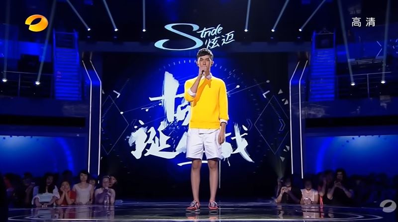 于朦朧唱孫燕姿《天天黑》動人好聽，網友驚覺竟預言後來遭遇，全中國不捨翻牆申冤震撼國際。（圖／翻攝自于朦朧唱孫燕姿《天黑黑》YT）