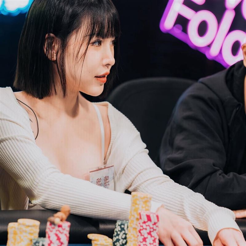 網紅陳熙熙在私人招待所打德州撲克遭逮。（圖／翻攝自IG）