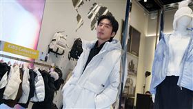 國家地理服飾一日店長傅孟柏穿著最新ALTAS羽絨外套。（圖／國家地理服飾提供）