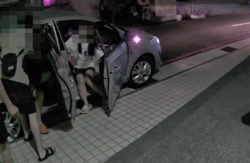 趕抵醫院後，孕婦立即被送進急診室內生產。（圖／翻攝畫面）