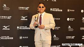 中職36年頒獎典禮，味全龍捕手吉力吉撈．鞏冠獲得打點王。（圖／記者劉彥池攝影）