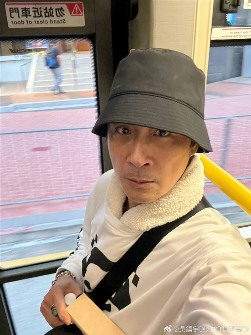 吳鎮宇近日因搭乘公車「太凍齡」引發網友熱烈討論，更登上微博熱搜。（圖／翻攝自吳鎮宇微博）