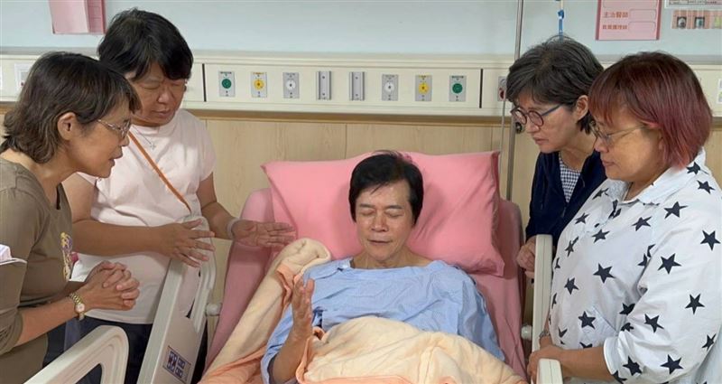 洪榮宏因攝護腺問題動手術住院。（圖／翻攝自洪榮宏臉書）