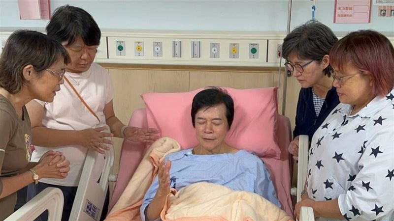 洪榮宏出院了!預告「做完月子」就開唱