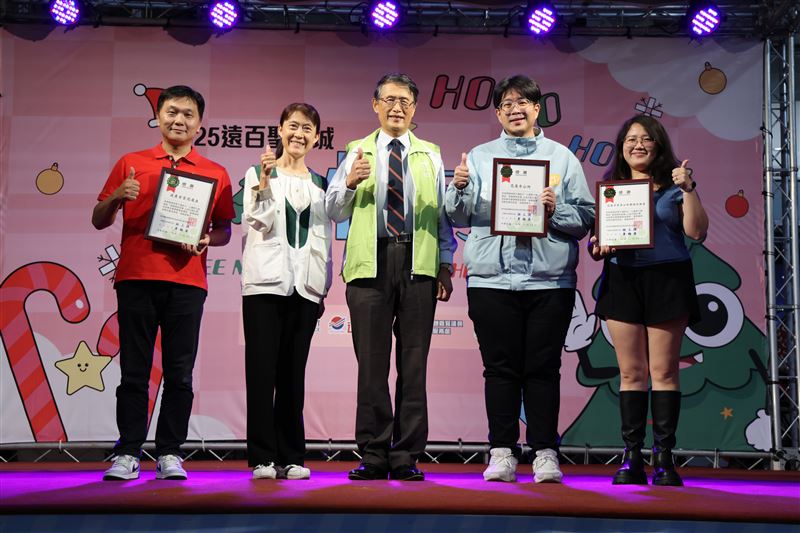 超萌大眼樹怪現身花蓮遠百　聖誕城點燈啟動「繁星圓夢」