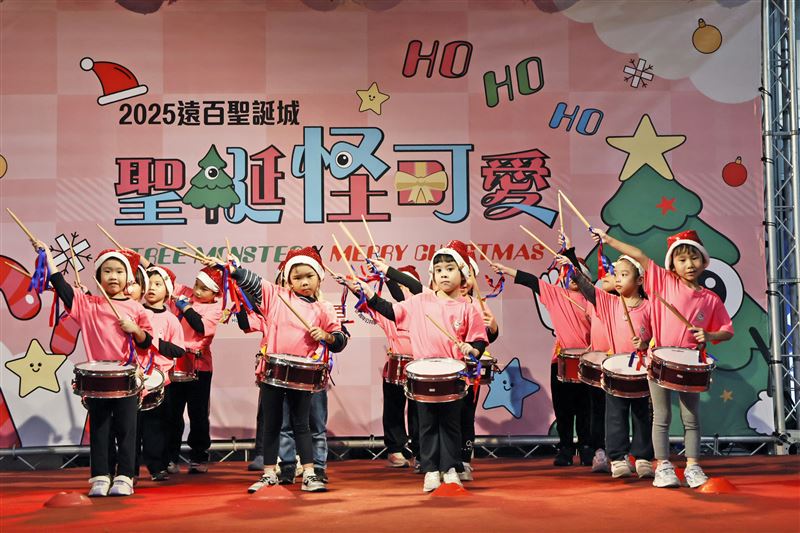 超萌大眼樹怪現身花蓮遠百　聖誕城點燈啟動「繁星圓夢」