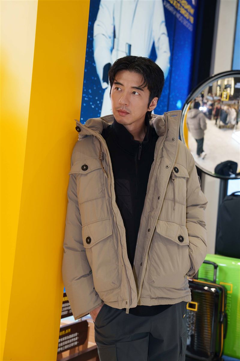 傅孟柏穿著最新NRN羽絨外套系列。（圖／品牌業者提供）