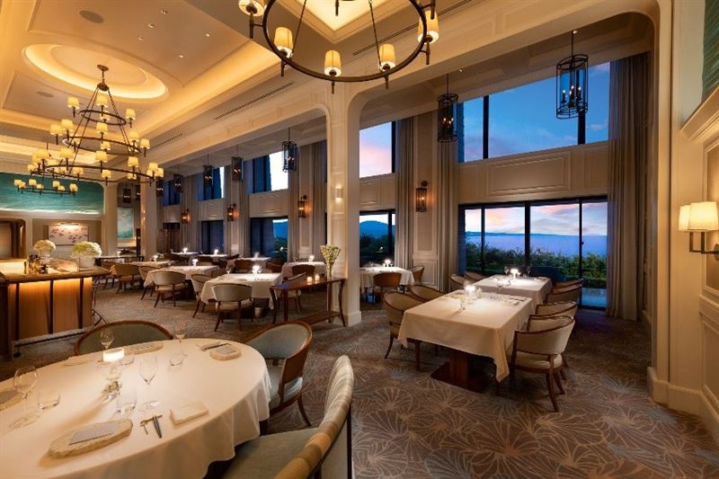 「沖繩海麗客蘭尼」Shiroux創意餐廳內部奢華溫馨。（圖／業者提供）