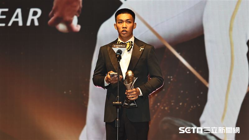 先拿救援王再奪新人王 林詩翔成中職首人