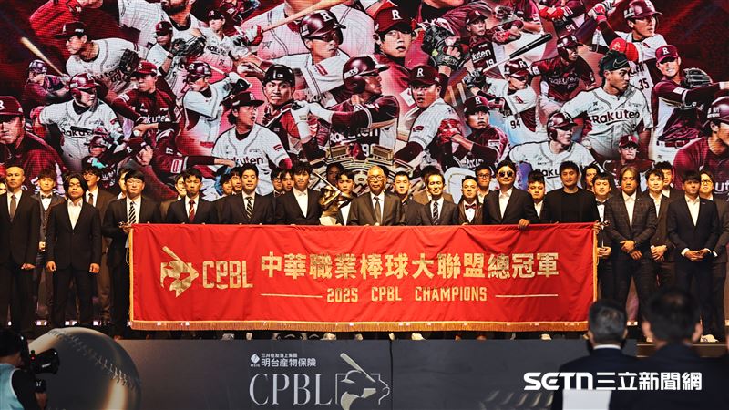 樂天換帥　球員深夜直播：早知道不拿冠軍