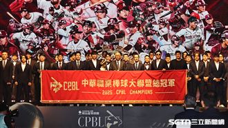 樂天換帥　球員深夜直播：早知道不拿冠軍