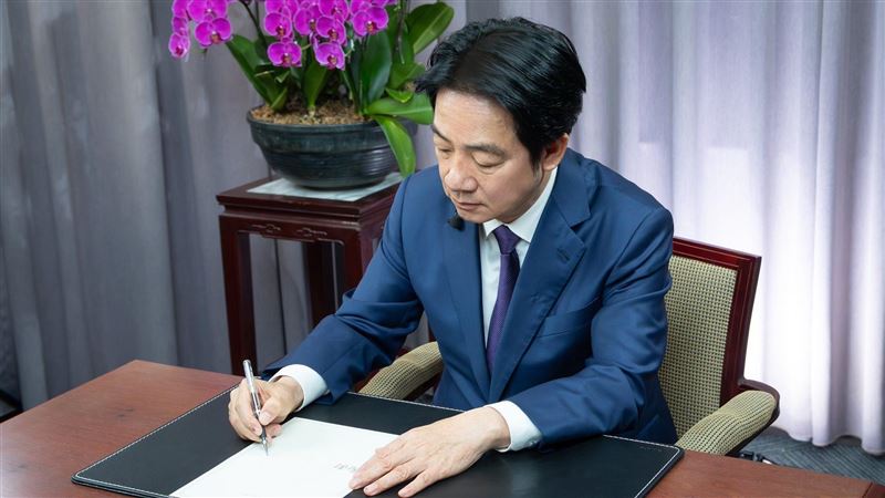 感謝國軍協助救災 賴清德手寫卡片內容曝