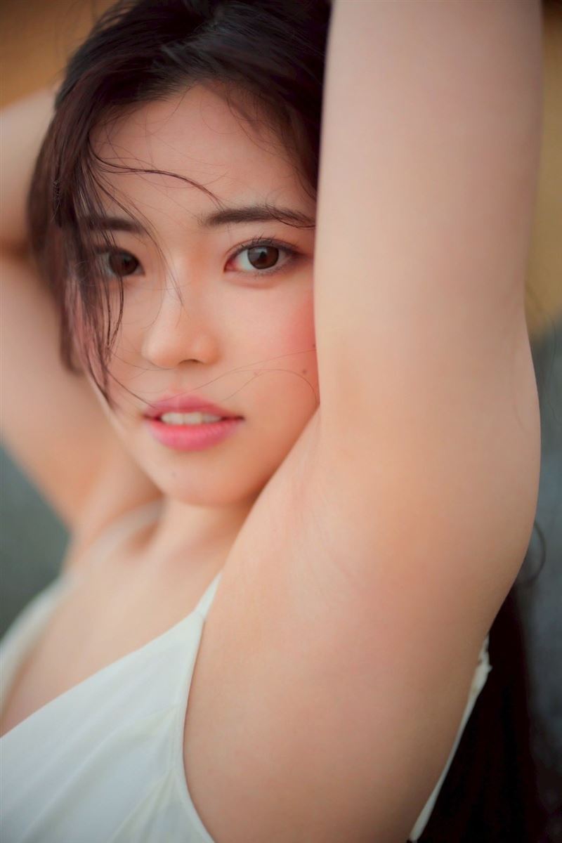 神喜美亞每天都要看A片，久而久之就對這個世界感到非常有興趣，最後主動向片商Faleno集團應徵成為了女優。（圖／翻攝自神喜美亞Ｘ）