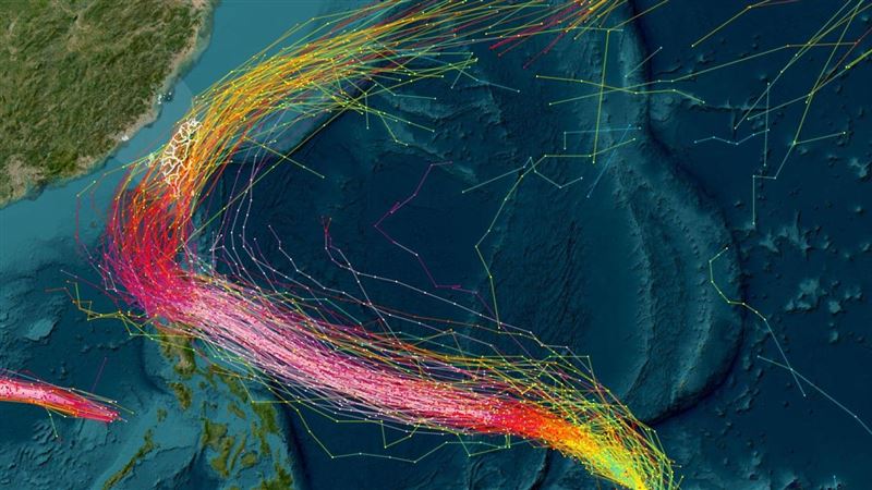 「鳳凰」颱風生成!鬼轉北上 朝台灣逼近