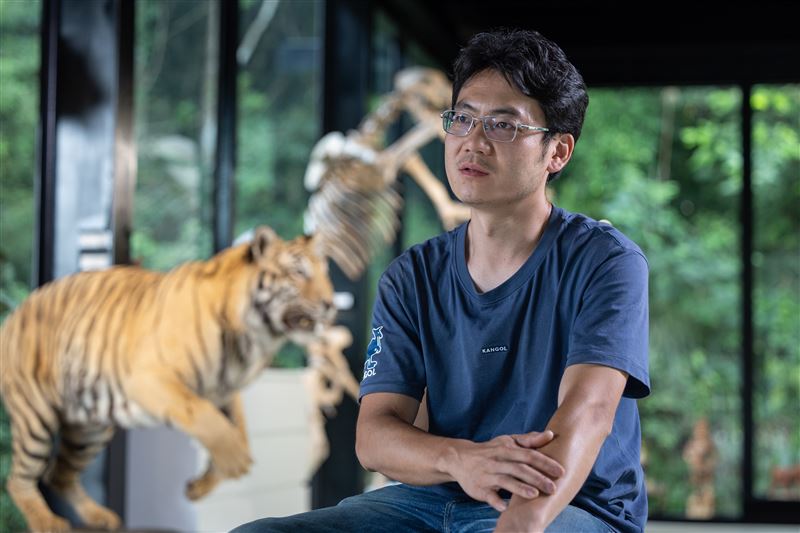 台灣第一位獲得一級藍帶的標本師&mdash;&mdash;黃雯杰。（圖／文化總會提供）