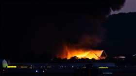 國際快遞公司優比速一架貨機4日在美國肯塔基州一處工業區墜落，造成至少12人死亡。（圖／美聯社／達志影像）