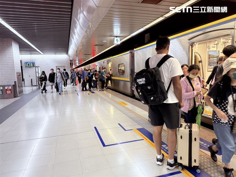 西部幹線EMU3000新自強號也配置了自由座車廂，不含跨線列車，每節自由座車廂，限制發售70張車票。（示意圖／記者李育道攝影）