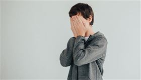 未成年,兒子,性侵,犯罪,母親,泰國,直播