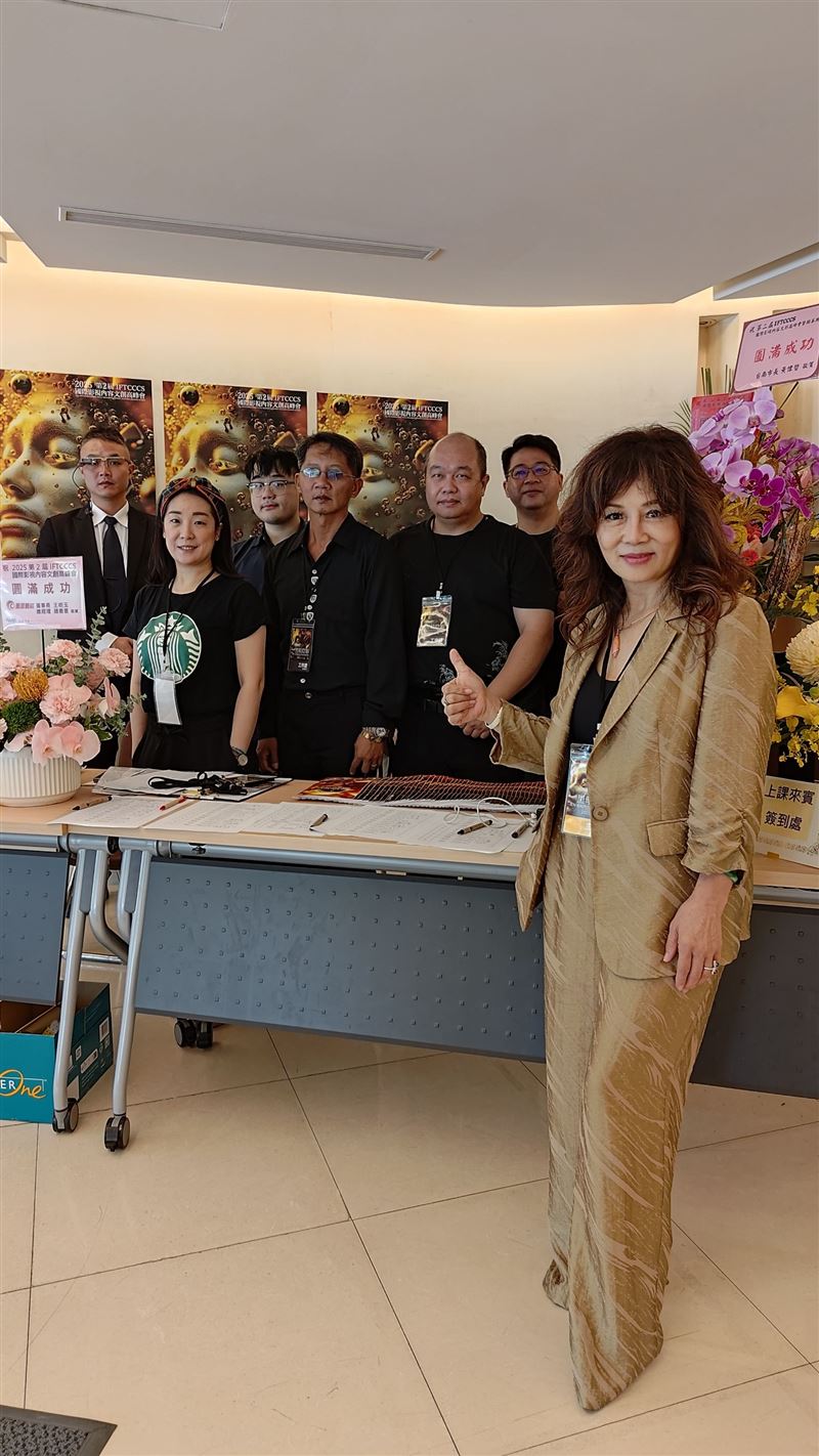 曹雨婷與演藝工會團隊主辦2025影視高峰會（圖／記者鍾智凱攝）