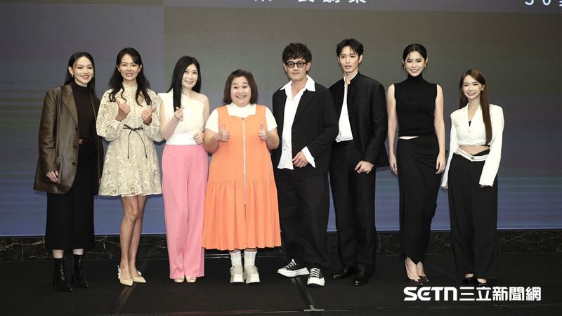 三立電視舉辦「2025內容創新發布會」，藝人包括姚以緹（左起）、劉香慈、黃嘉千、鍾欣凌、柯叔元、曹佑寧、任容萱、禾羽等人都親臨發表會現場。（圖／記者鄭孟晃攝影）