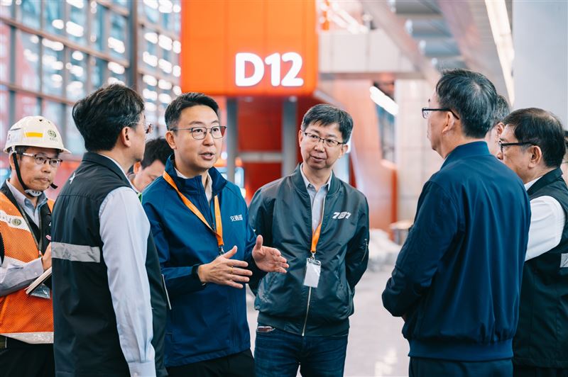 交通部長陳世凱近期多次前往視察，並搶先曝光內部裝潢。（圖／陳世凱臉書）