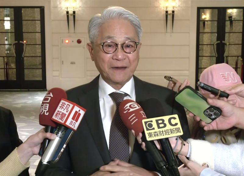 吳東亮出席研討會受訪時直言「輝達是主動找新壽」,並建議未來補償金可轉為公益捐贈造福市民。(圖/三立iNEWS)