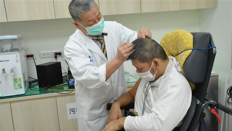 夫每晚被搖醒 妻突不動中風了 竟奇蹟好轉