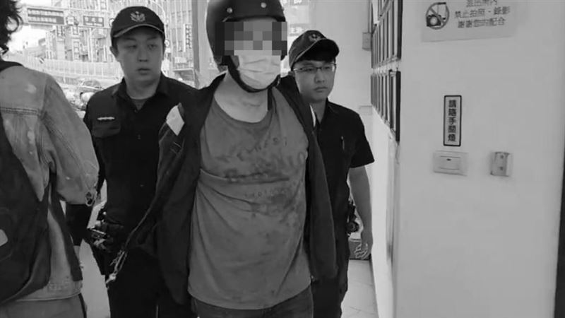 為爭家產砍死人!他渾身沾滿「親姊血跡」