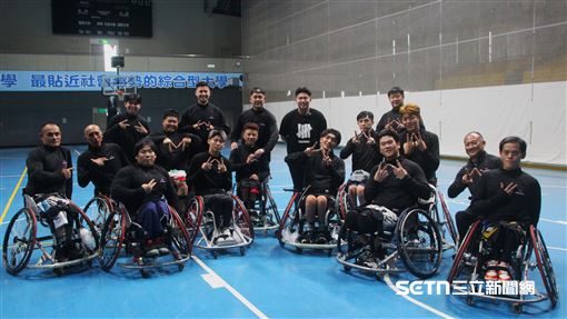 客製化戰袍！Monarch創辦人力挺輪椅勇士