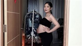 Sandra感謝老公許傑克一路照顧，笑說應該早十年懷孕。（翻攝自IG）