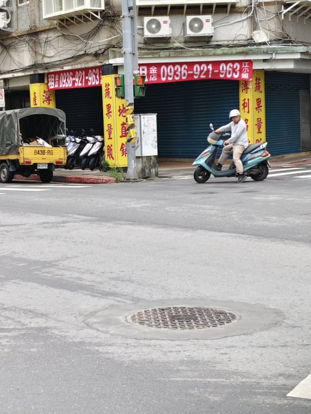 北市萬華一間蔬果店開業不到一年就收攤。（圖／取自「我是萬華人Chill Wanhua」臉書）