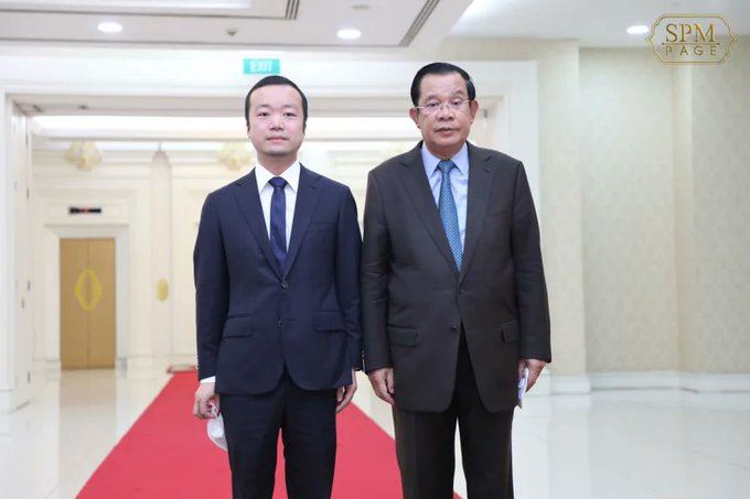 太子集團董事長陳志(左)和柬普寨前總理洪森(右)關係良好。（圖／翻攝自X平台 @kurosawa6502）