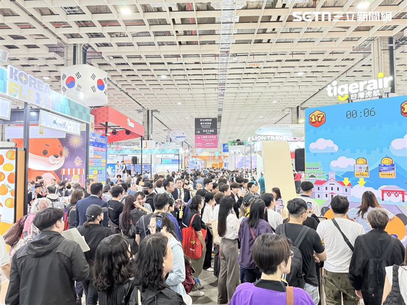 玉山銀行「消費滿50萬元贈18888點e point（1點等於1元）」短短16分鐘內就被全數兌換完畢，也意味著有人在開展1小時內就刷滿50萬，消費力相當驚人。（圖／記者李育道攝影）