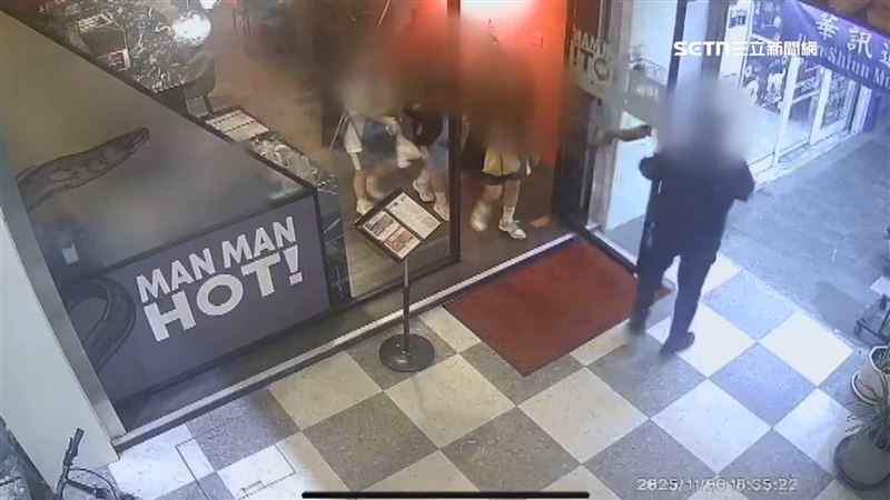 店員暖心護送女學生到火車站