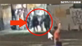 高中生遇婦持刀追、躲店求援　店員暖護送