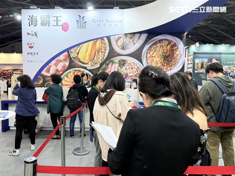 海霸王【甲天下台菜料理】四人套餐美食券,優惠價只要888元,限量50組,今日開展就秒殺。(圖/記者李育道攝影)